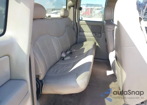 2001 GMC Sierra 2500Hd Sl z USA, uszkodzony, nr VIN 1GTHC29U41E141329